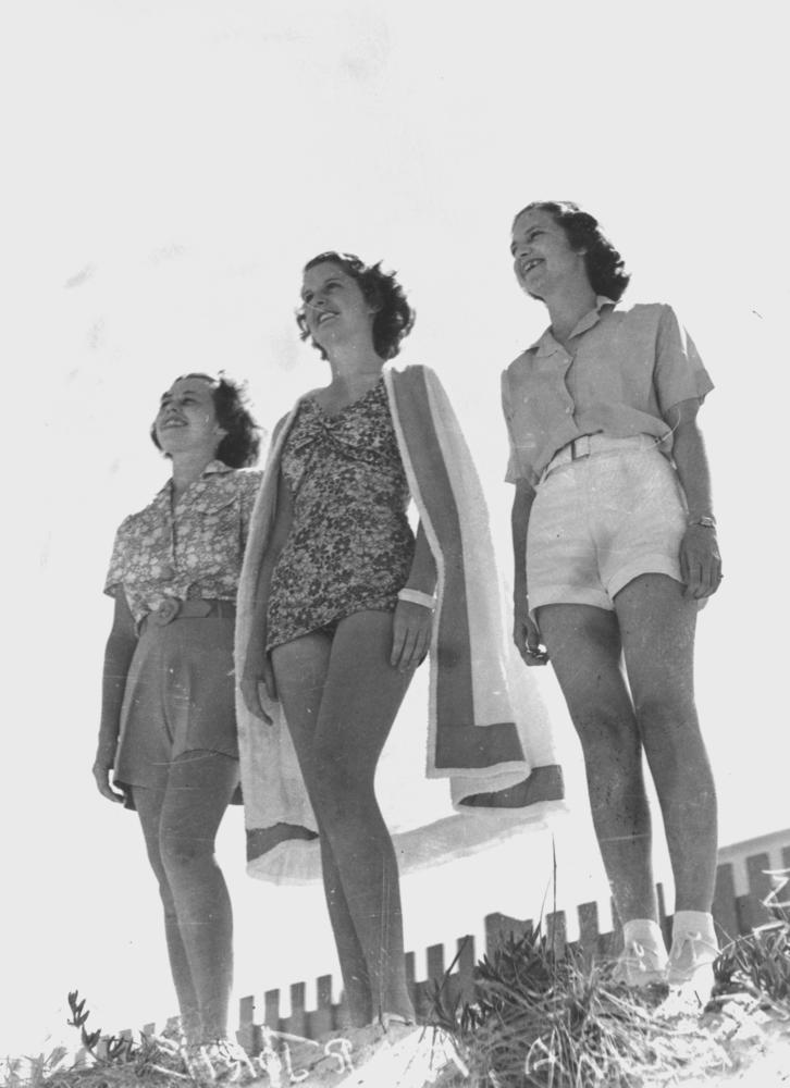 ladies' beach fashions swimwear 1950s